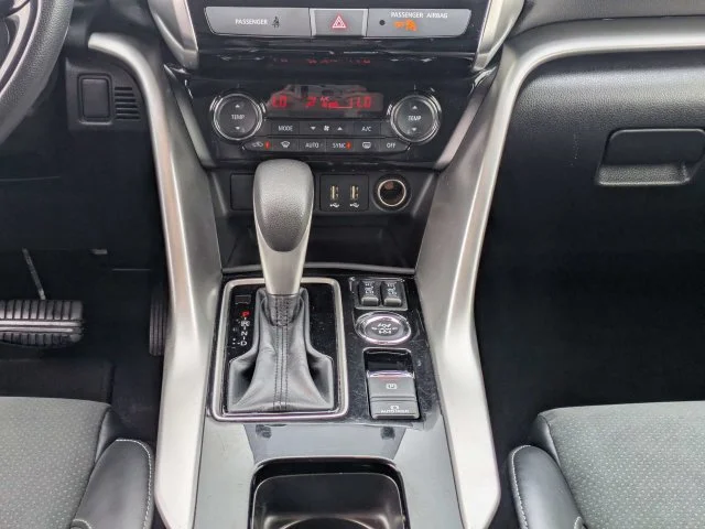 Used 2025  Mitsubishi Black Edition image 19