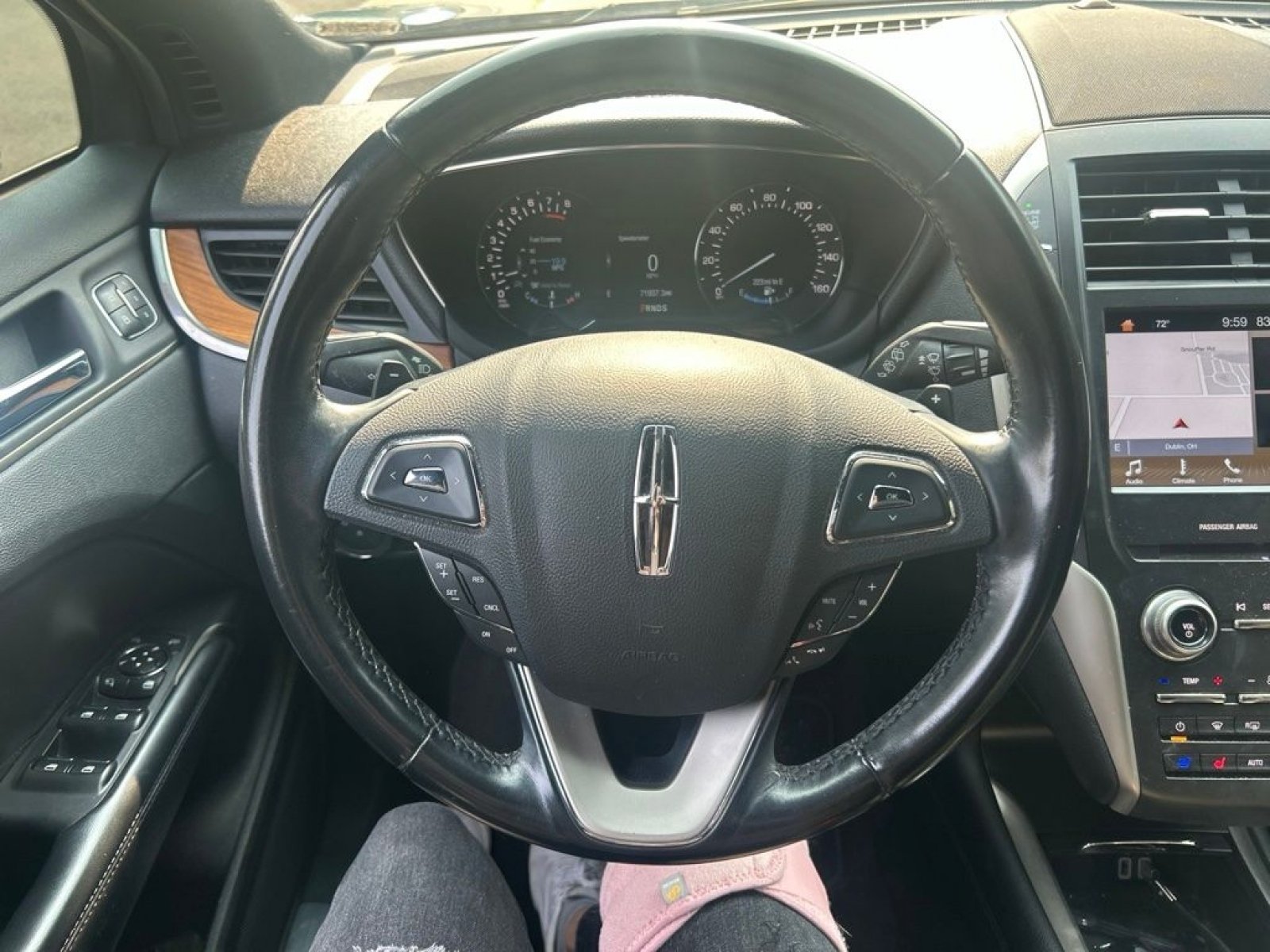 Used 2017 Sapphire Blue Metallic Lincoln Reserve image 11