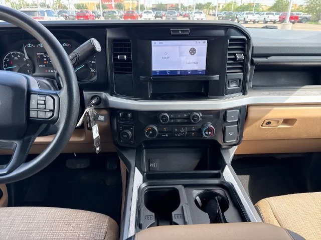 Used 2025 Brown Ford XLT image 17