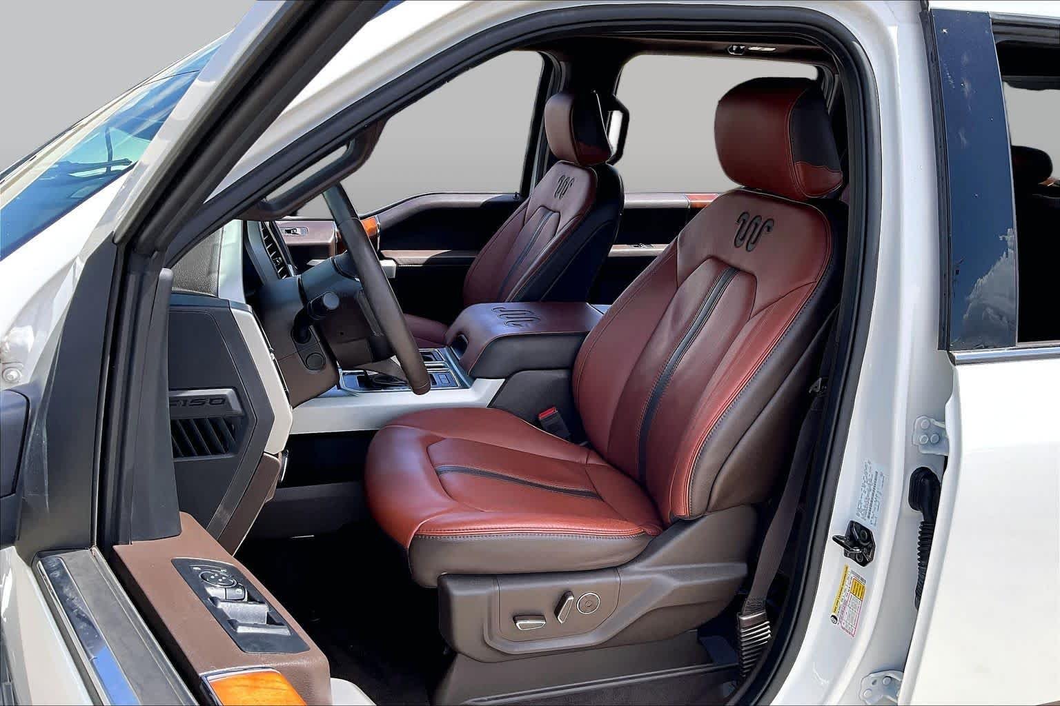 Used 2020 Star White Metallic Tri-Coat/Stone Gray Ford King Ranch image 7