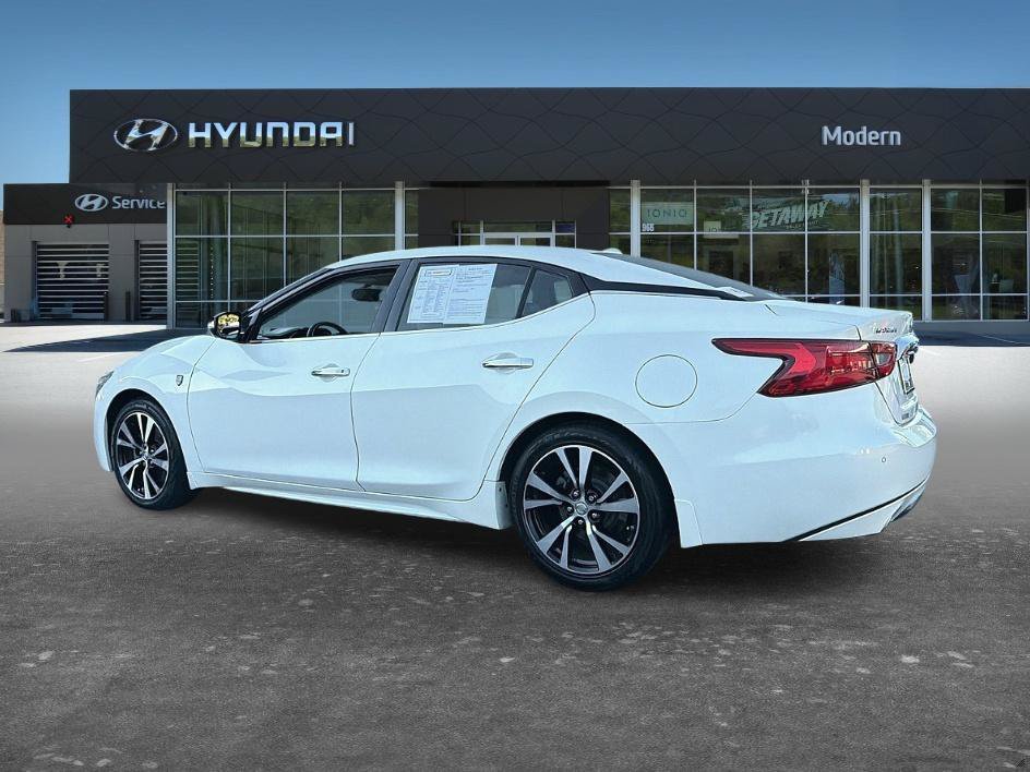 Used 2018 Pearl White Nissan SV image 4