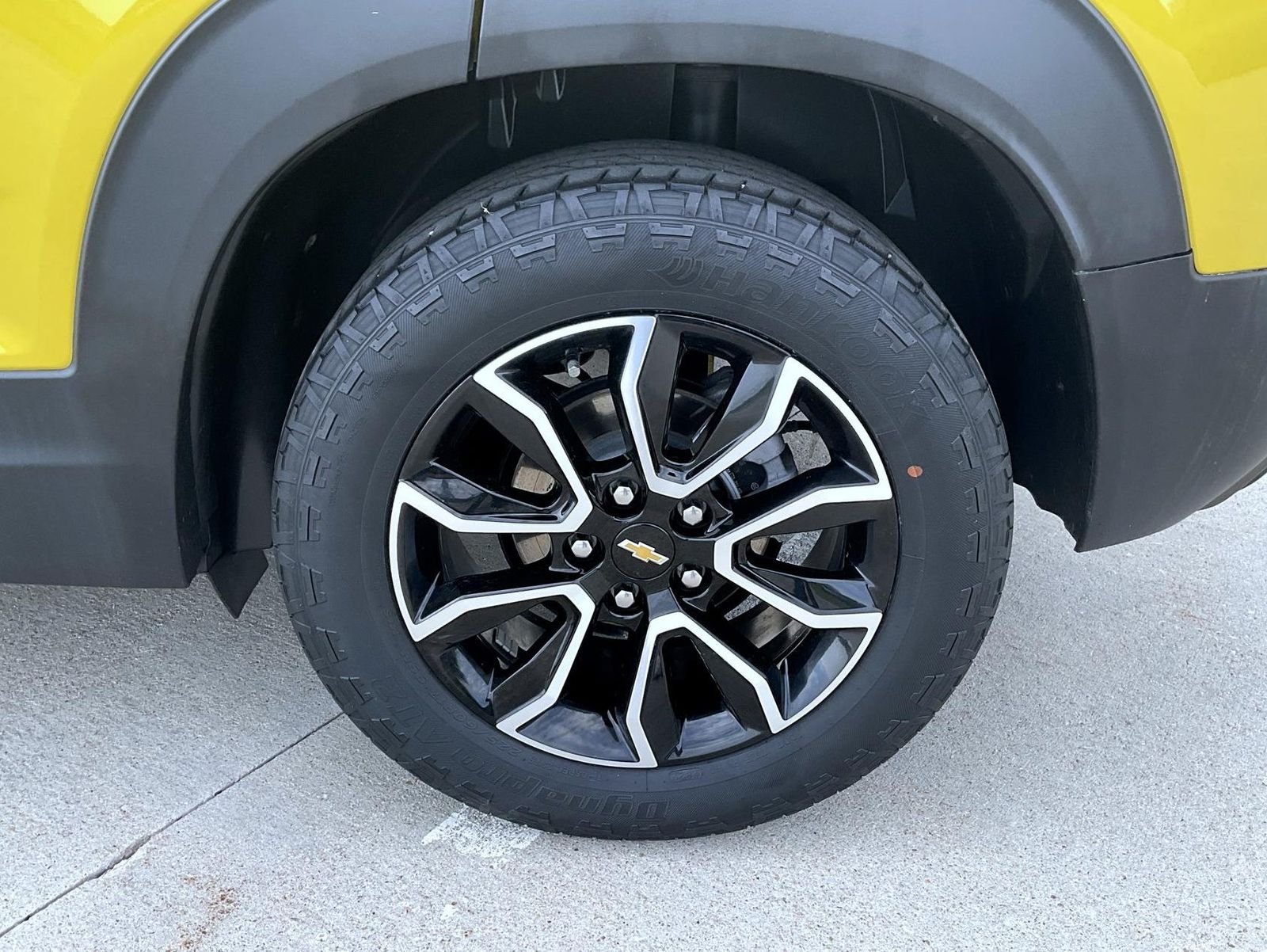 Used 2023 Yellow Chevrolet ACTIV image 22