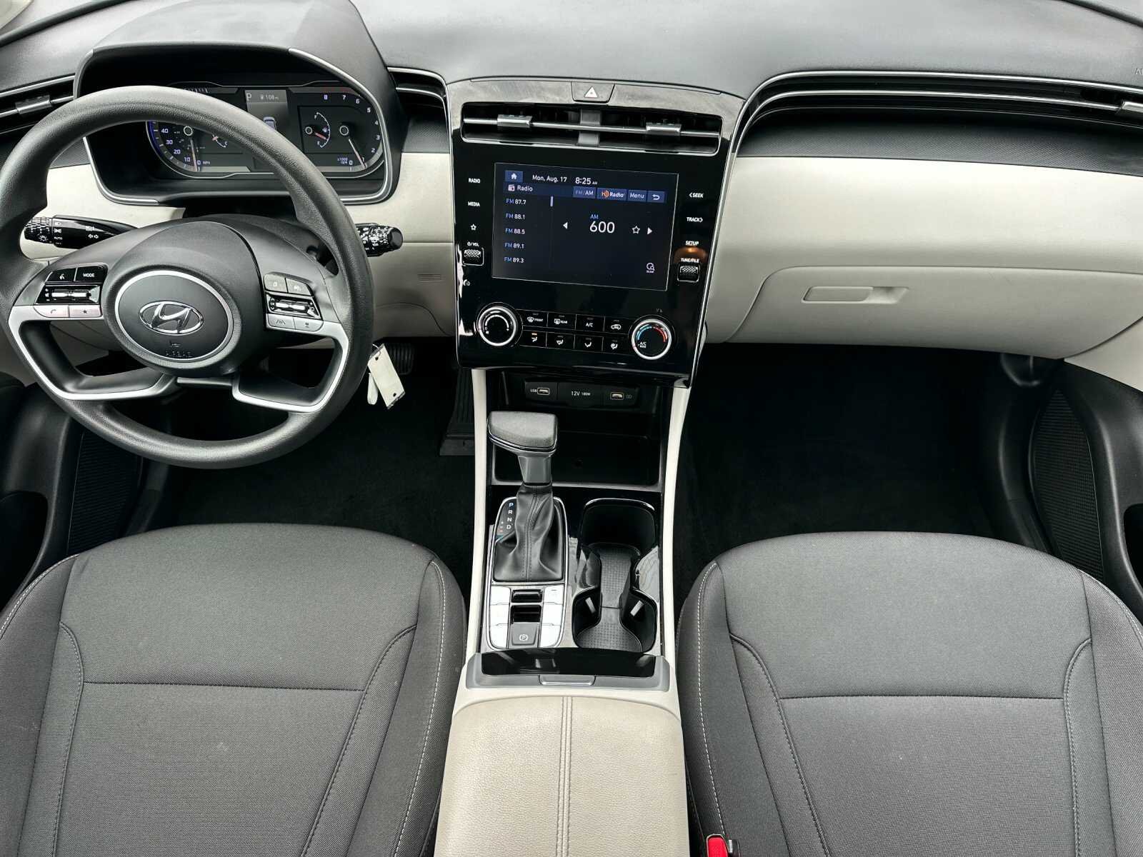 Used 2024 Shimmering Silver Hyundai SE 4D Sport Utility image 15