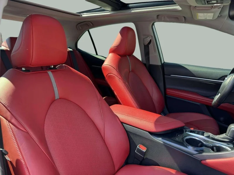 Used 2019  Toyota XSE image 29