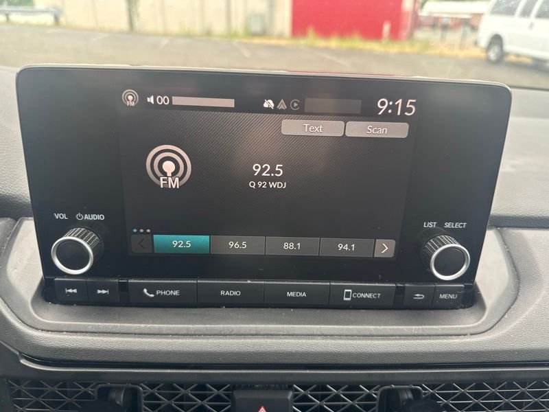 Used 2023  Honda EX image 17