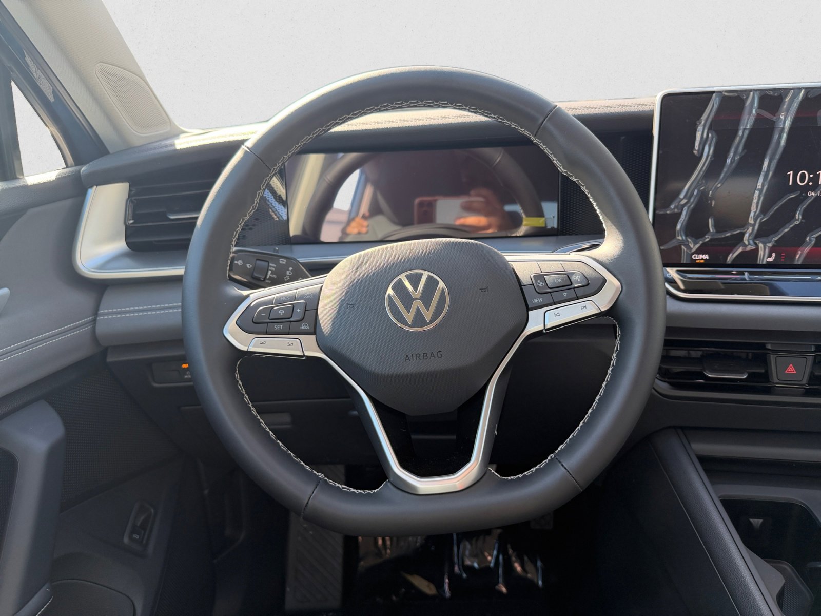 New 2026 Blue Volkswagen SE image 12