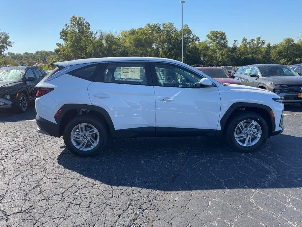 2026 Hyundai Tucson SE - Photo 2