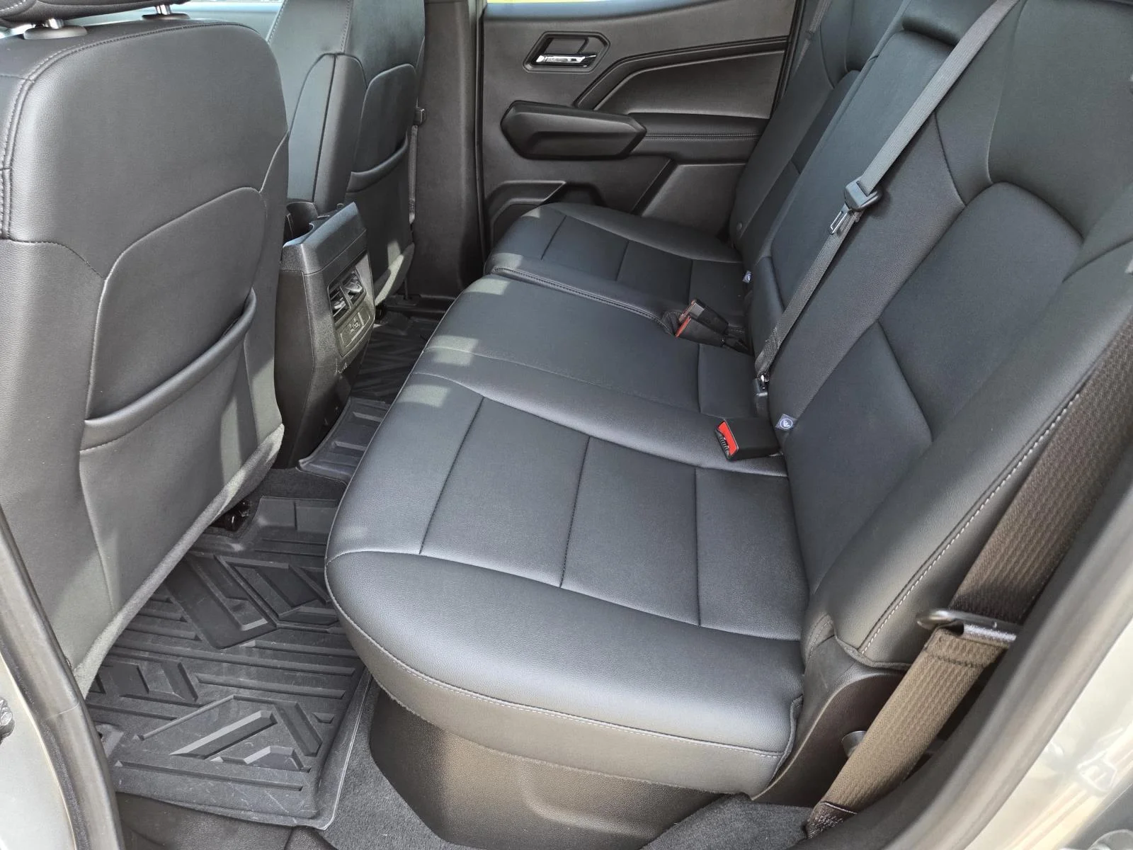 Used 2024 Sterling Gray Metallic Chevrolet 2WD LT image 34