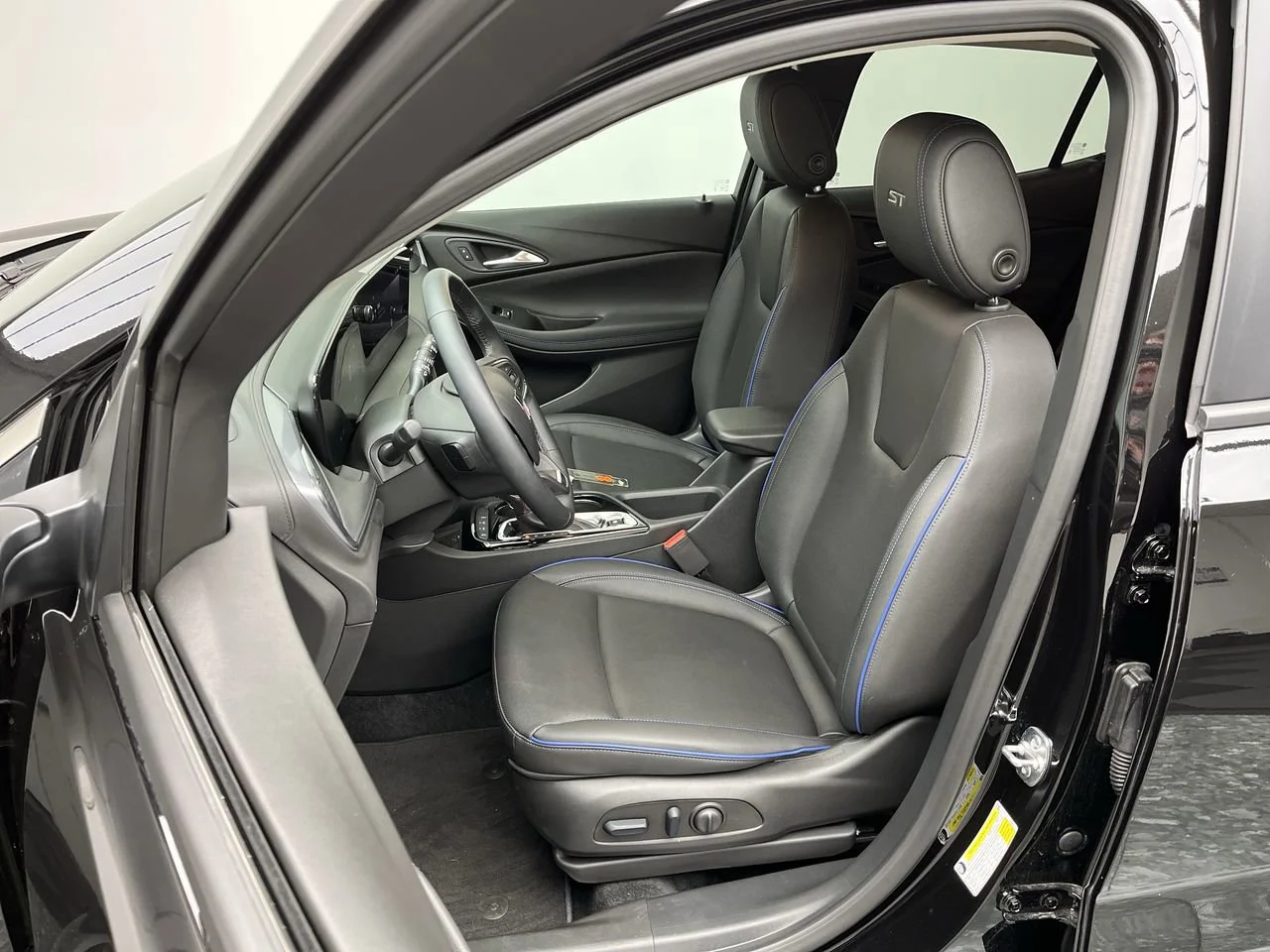 2026 Buick Encore GX Sport Touring - Photo 8