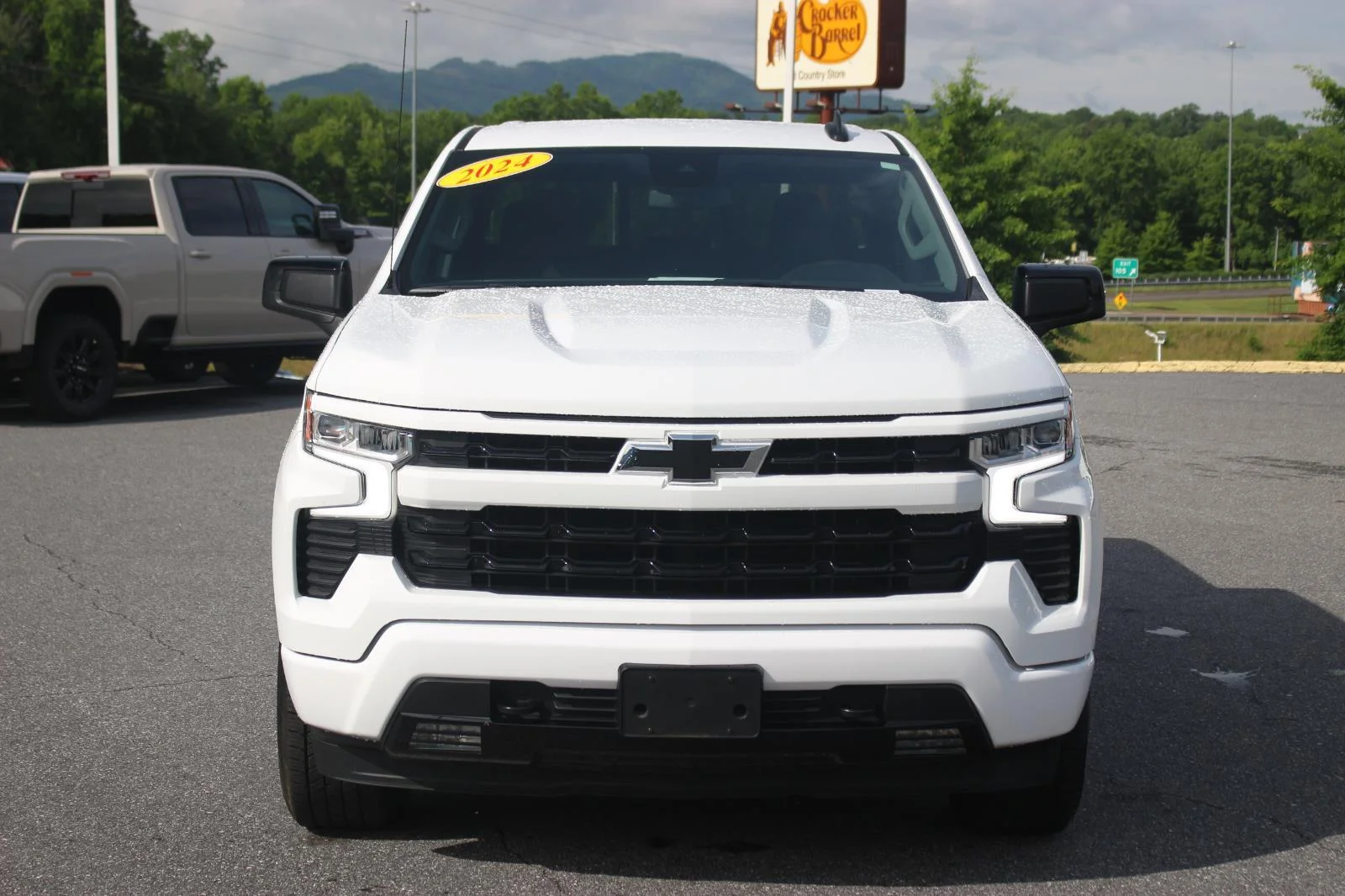Used 2024 Summit White Chevrolet RST image 2