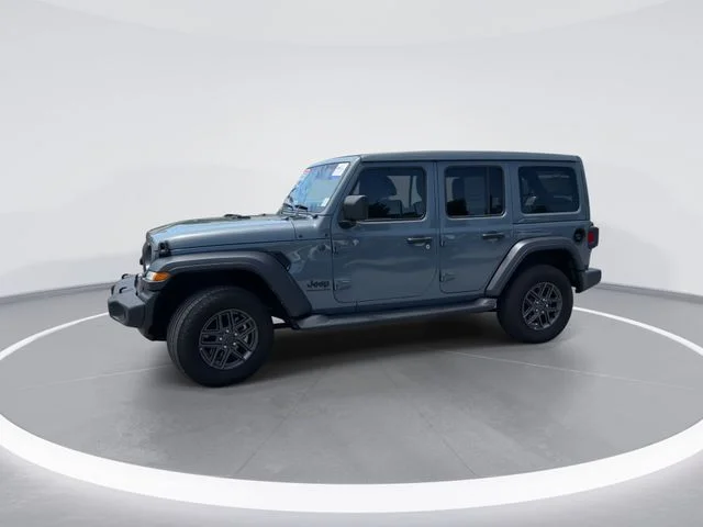 Used 2024 Gray Jeep Sport S image 4