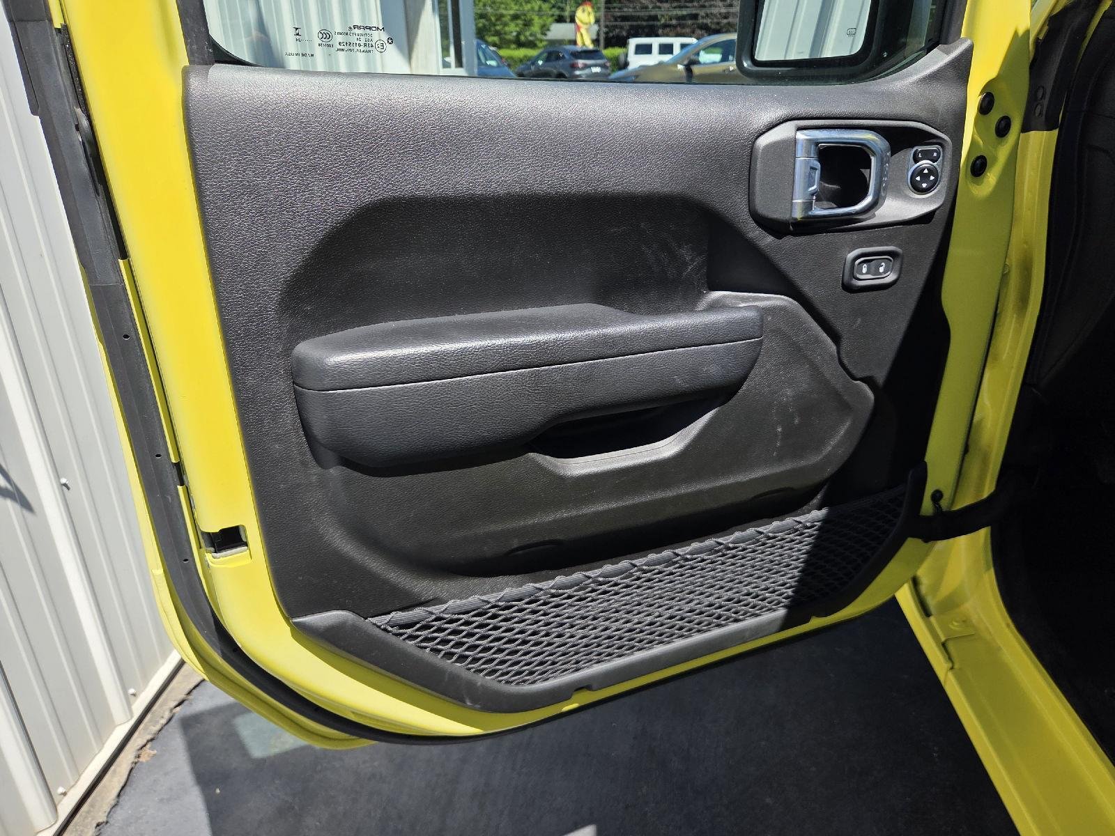 Used 2024 YELLOW JEEP SPOR image 25