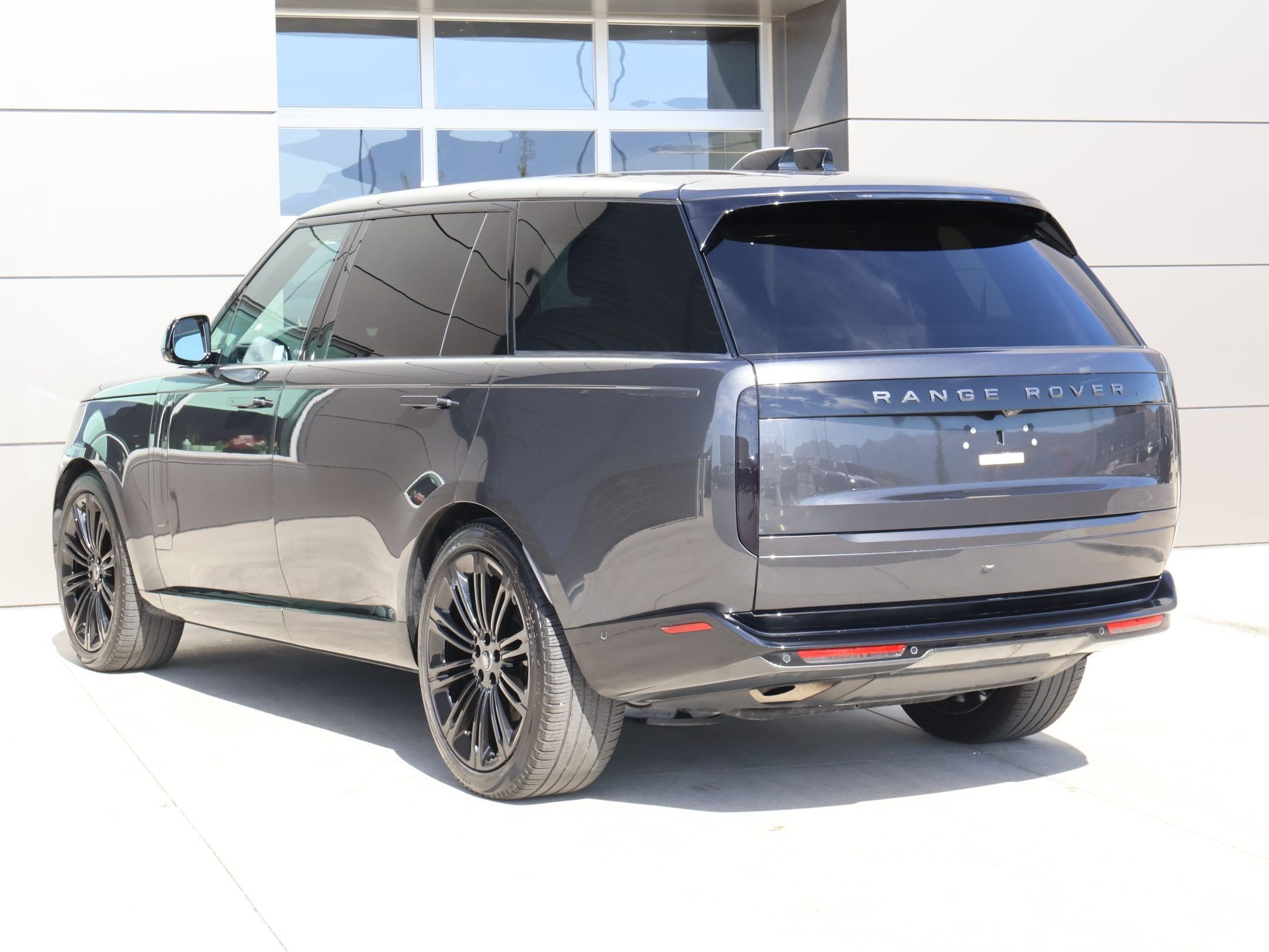 Certified Used 2024 Carpathian Gray Premium Metallic Land Rover SE image 8