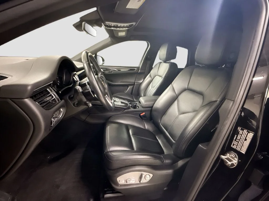 Certified Used 2020 Black Porsche  image 5