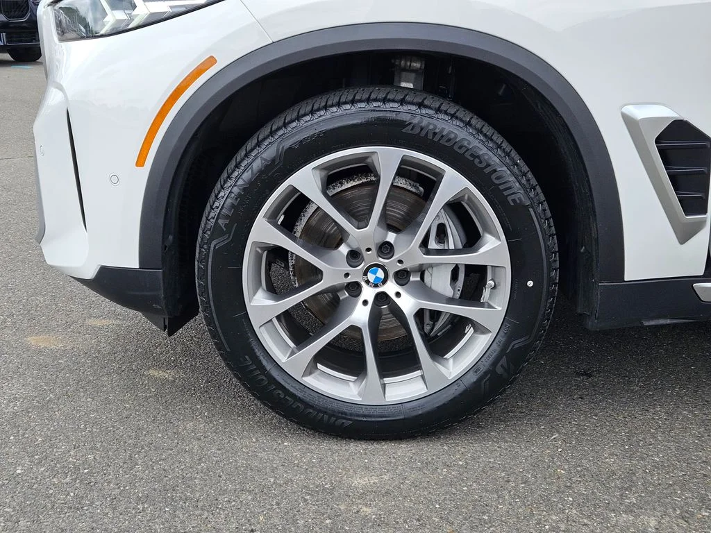 Certified Used 2024 White BMW xDrive40i image 39