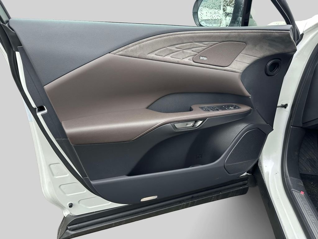 2026 Lexus RX 450h+ Luxury - Photo 12
