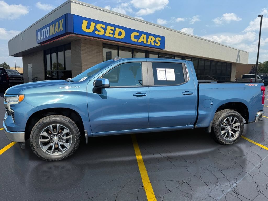Used 2024 Lakeshore Blue Metallic Chevrolet LT image 8