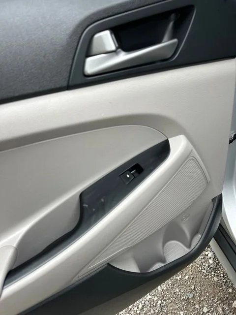 Used 2018 Molten Silver Hyundai SEL image 15