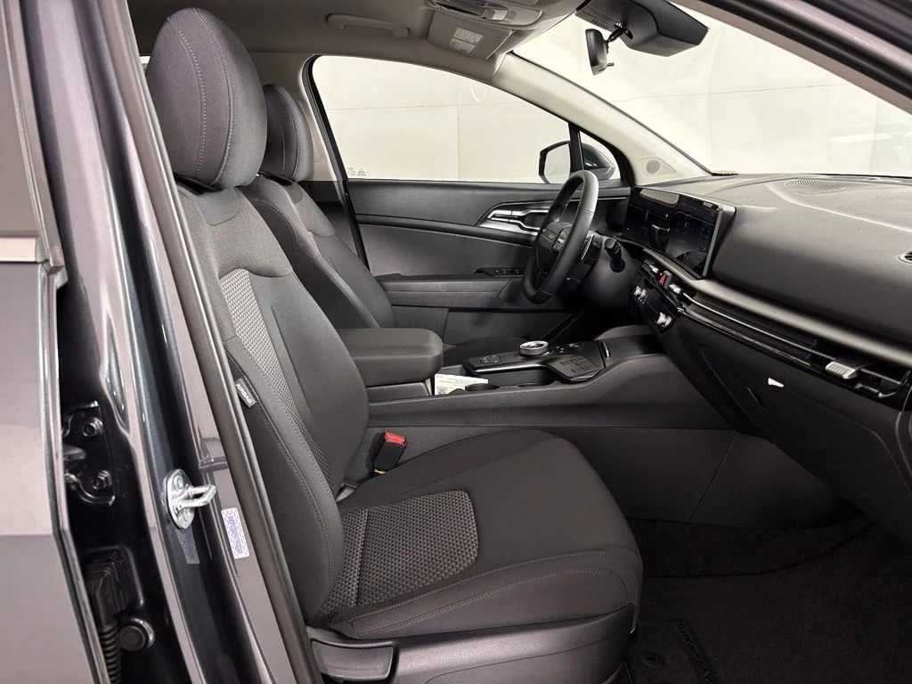 New 2027 Gravity Gray Kia LX image 42