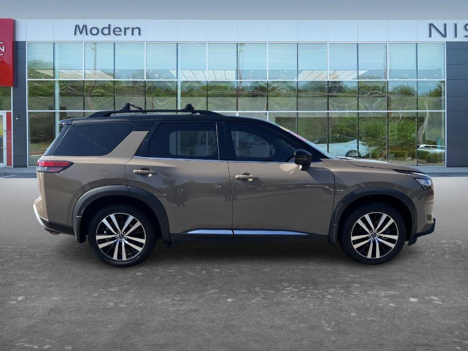 Used 2023 Baja Storm/Super Black Roof Nissan Platinum image 4