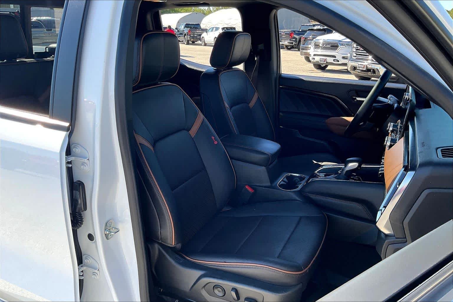 Used 2023 Summit White GMC AT4 image 9