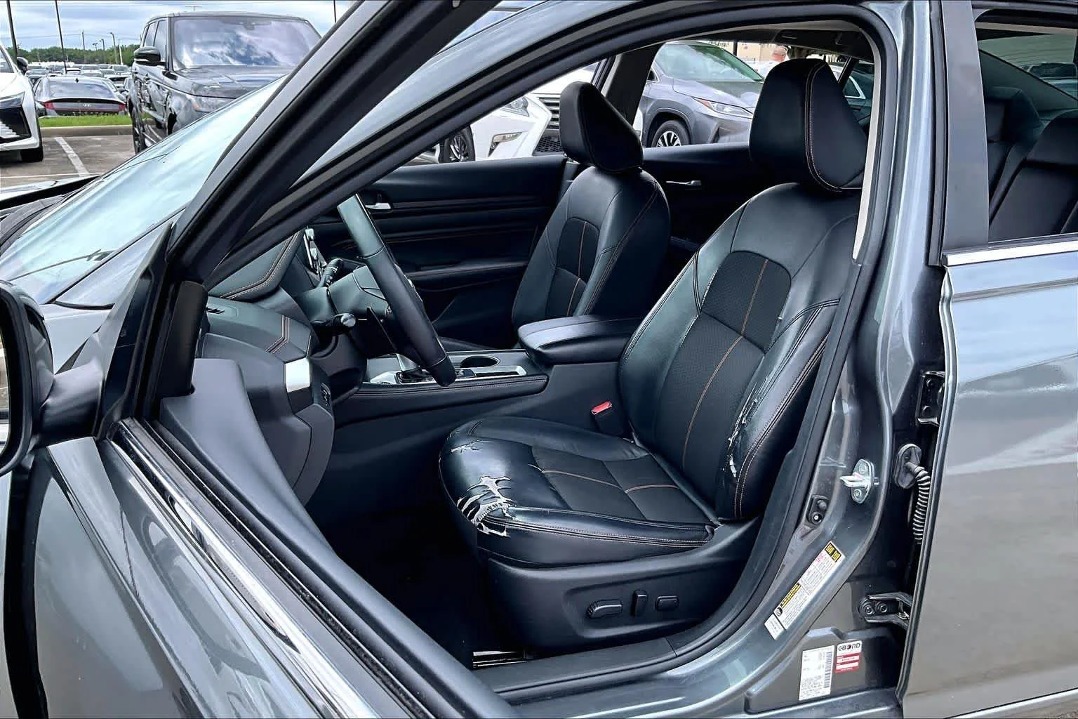 Used 2022 Gun Metallic Nissan 2.5 SR image 7