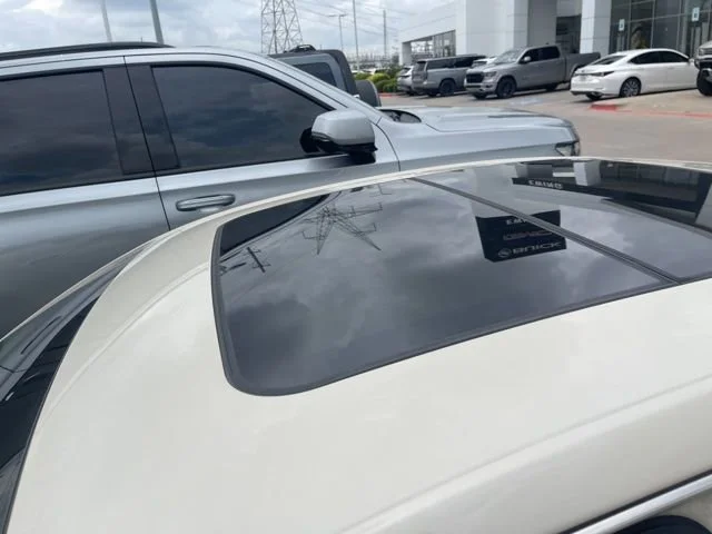 Used 2011 VANILLA LATTE METALLIC Cadillac Luxury image 11