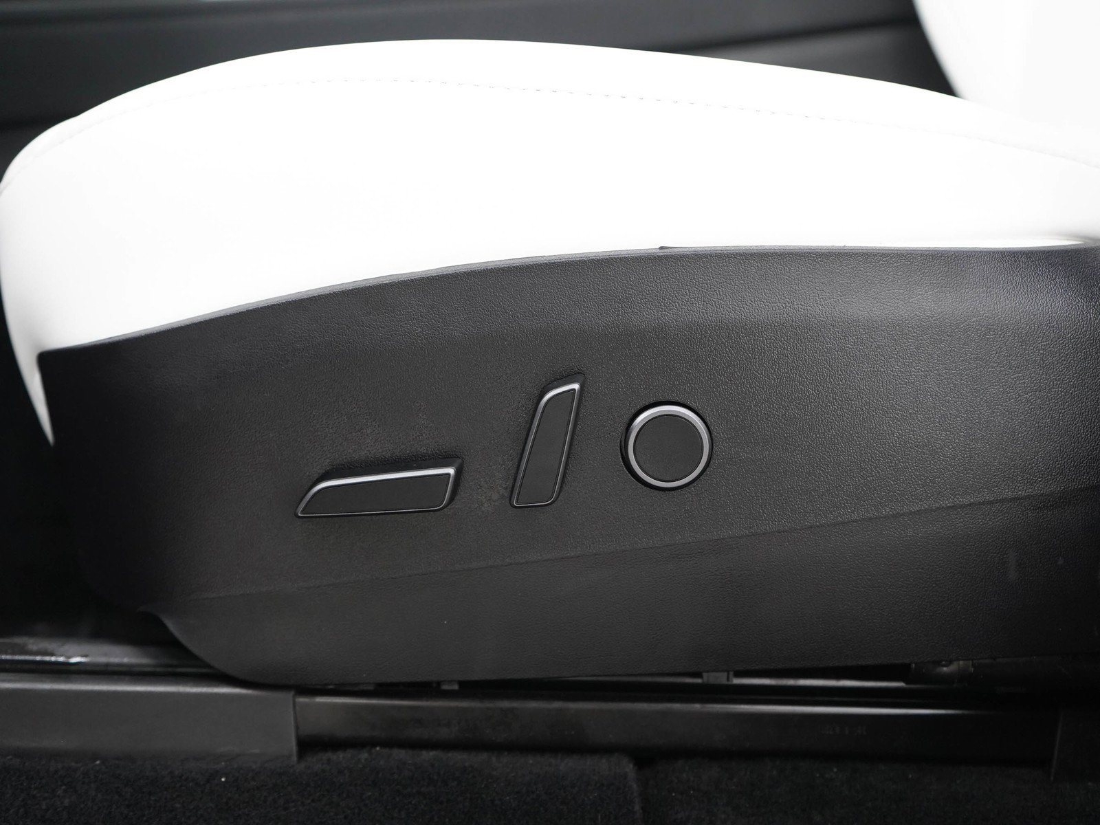Used 2022 Gray Tesla Performance AWD image 28