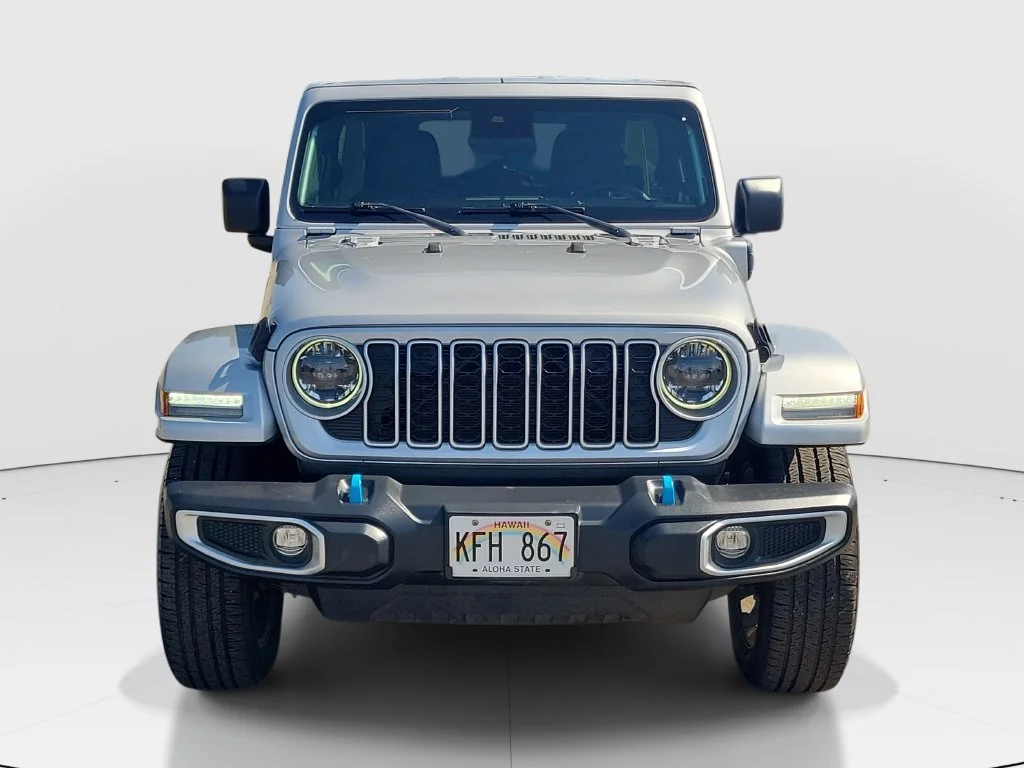 Used 2024 Silver Jeep Sahara 4xe image 9