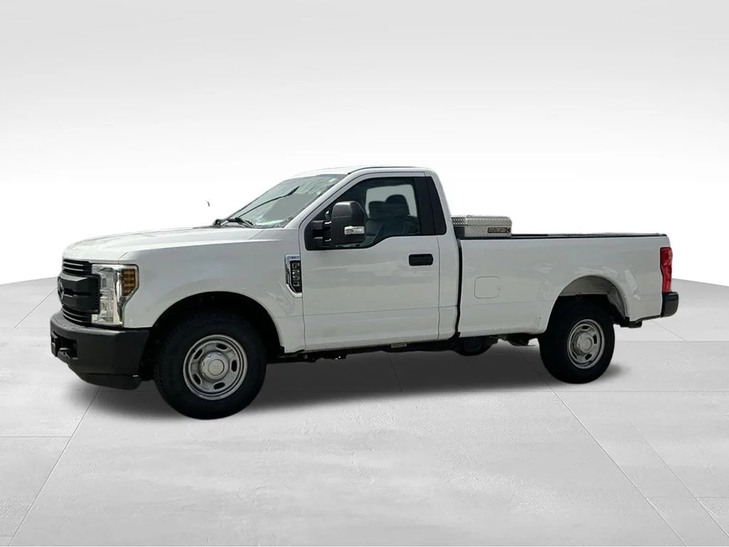 Used 2018 White Ford XL image 2