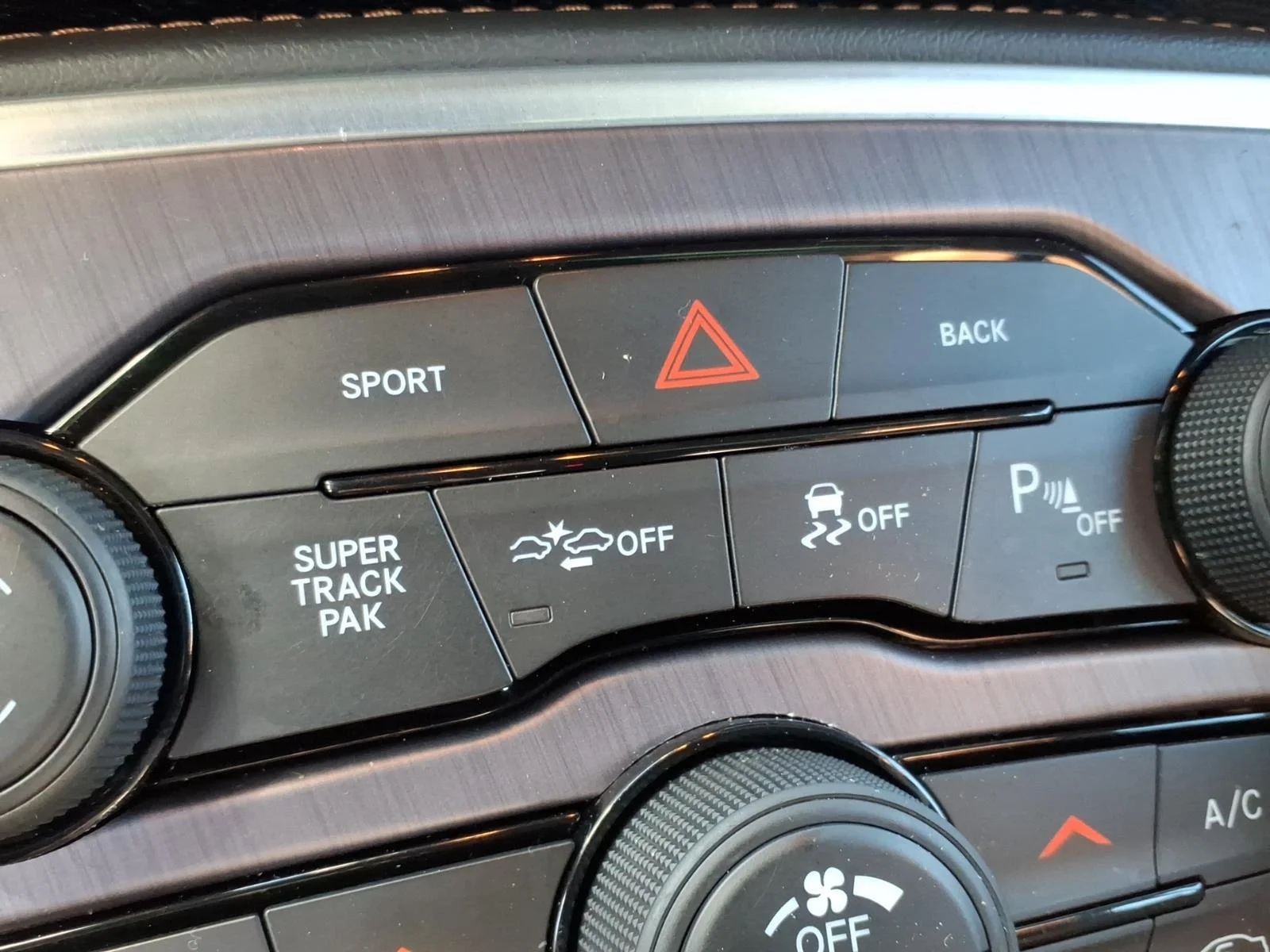 Used 2015 B5 Blue Pearl Coat Dodge R/T Plus Shaker image 8