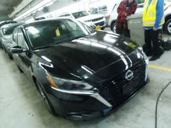 Used 2023  Nissan 2.5 SV image 3
