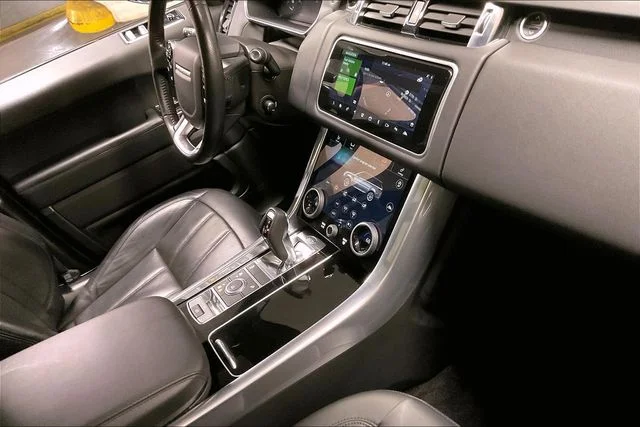 Used 2020 White Land Rover HSE image 11