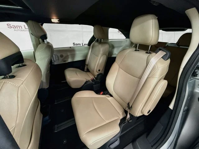 Used 2021 Silver Toyota XLE image 25