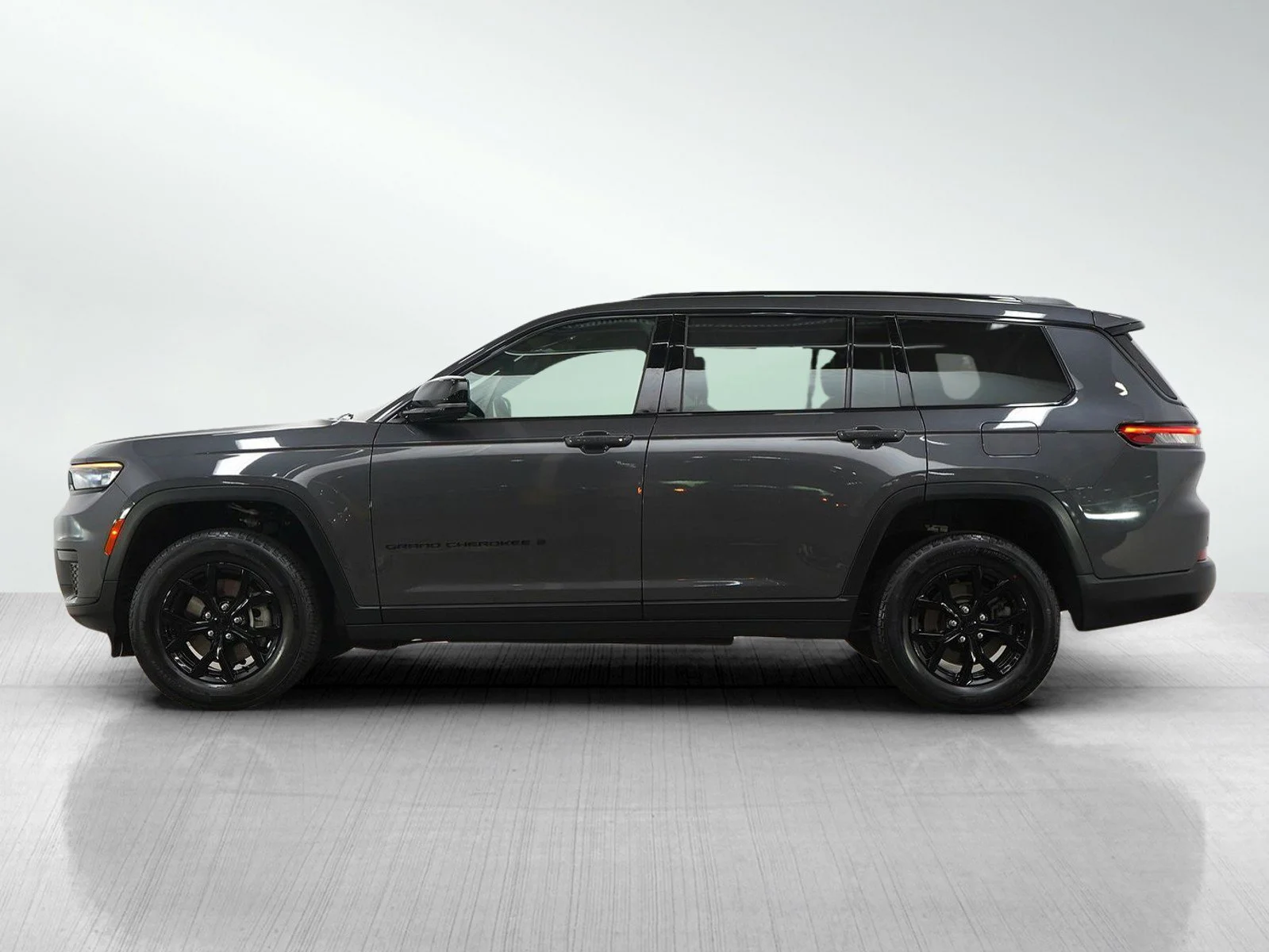 Used 2025 Jeep Grand Cherokee L Altitude with VIN 1C4RJKAG1S8678613 for sale in Hopkins, Minnesota