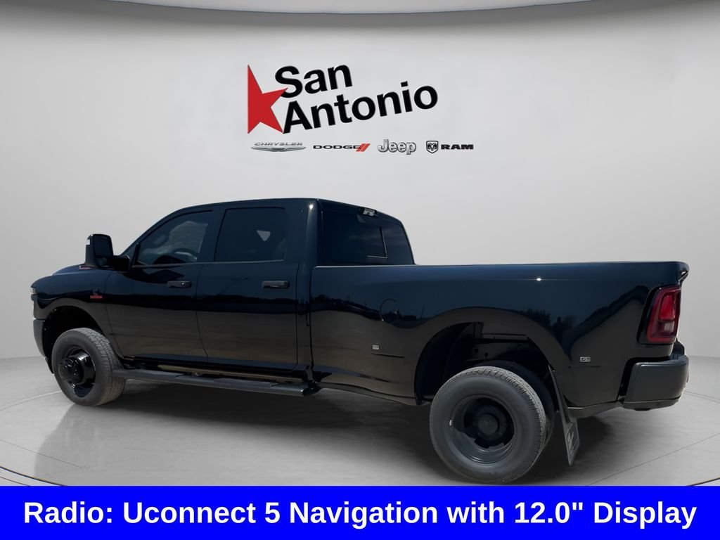 New 2026 Diamond Black Crystal Pearl-Coat Exterior Paint RAM Tradesman image 11