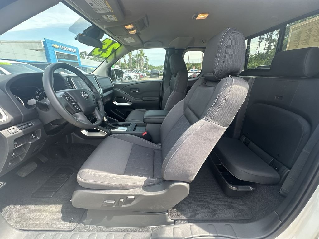 Used 2025  Nissan SV image 18