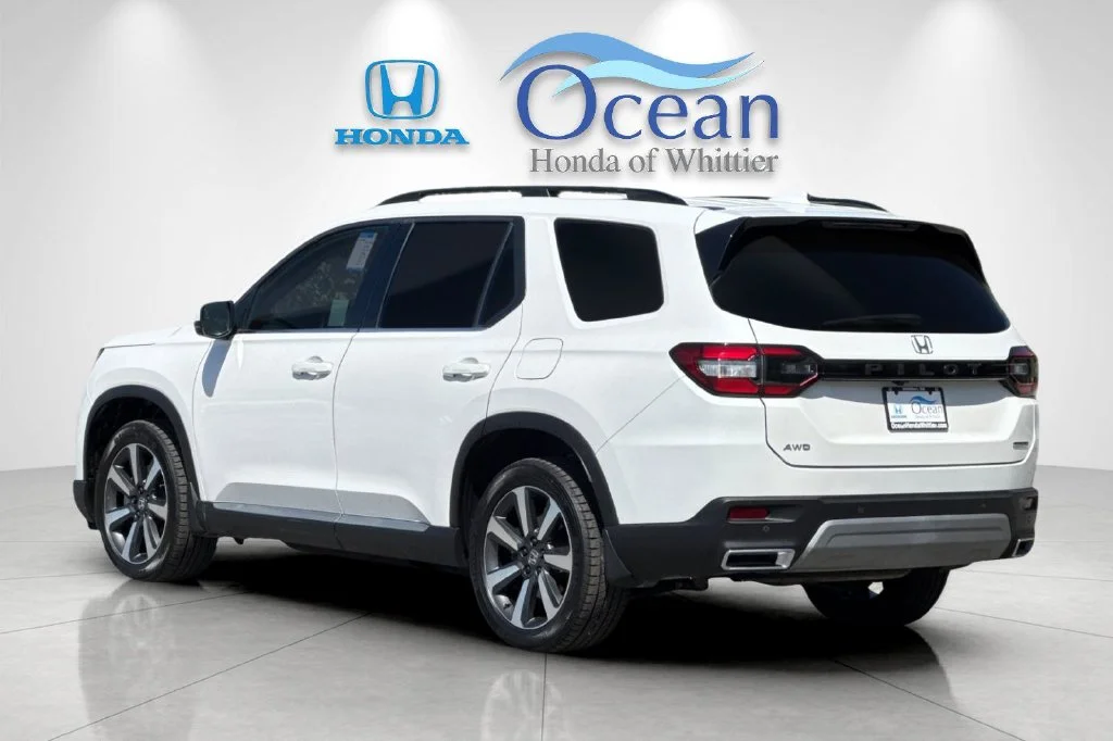 Certified Used 2025 Platinum White Pearl Honda Touring image 6