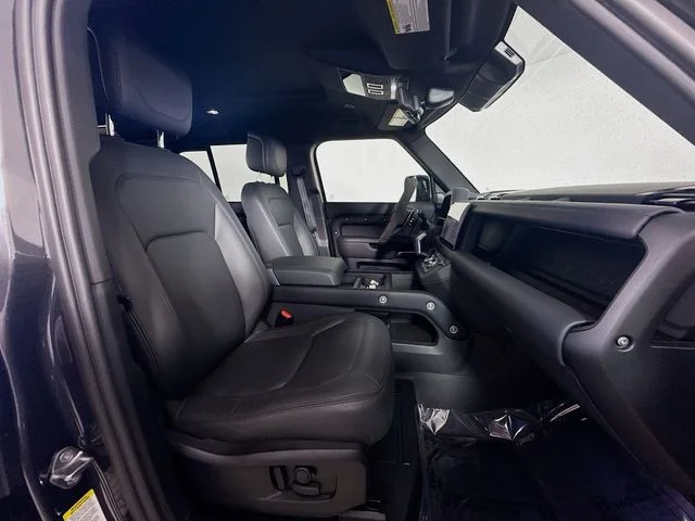 Certified Used 2024 Gray Land Rover V8 image 30
