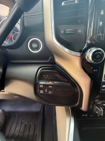 Used 2019 Granite Crystal Metallic Clearcoat Ram Laramie image 18
