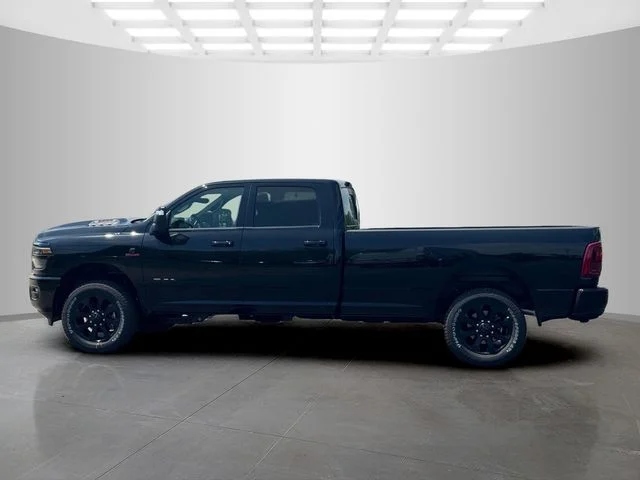 New 2026 Diamond Black Crystal Pearl-Coat Exterior Paint RAM LARAMIE image 4