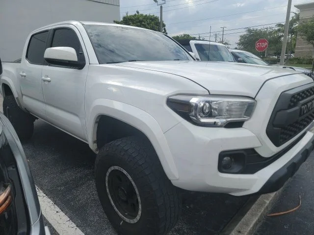 Used 2017 White Toyota SR5 image 1