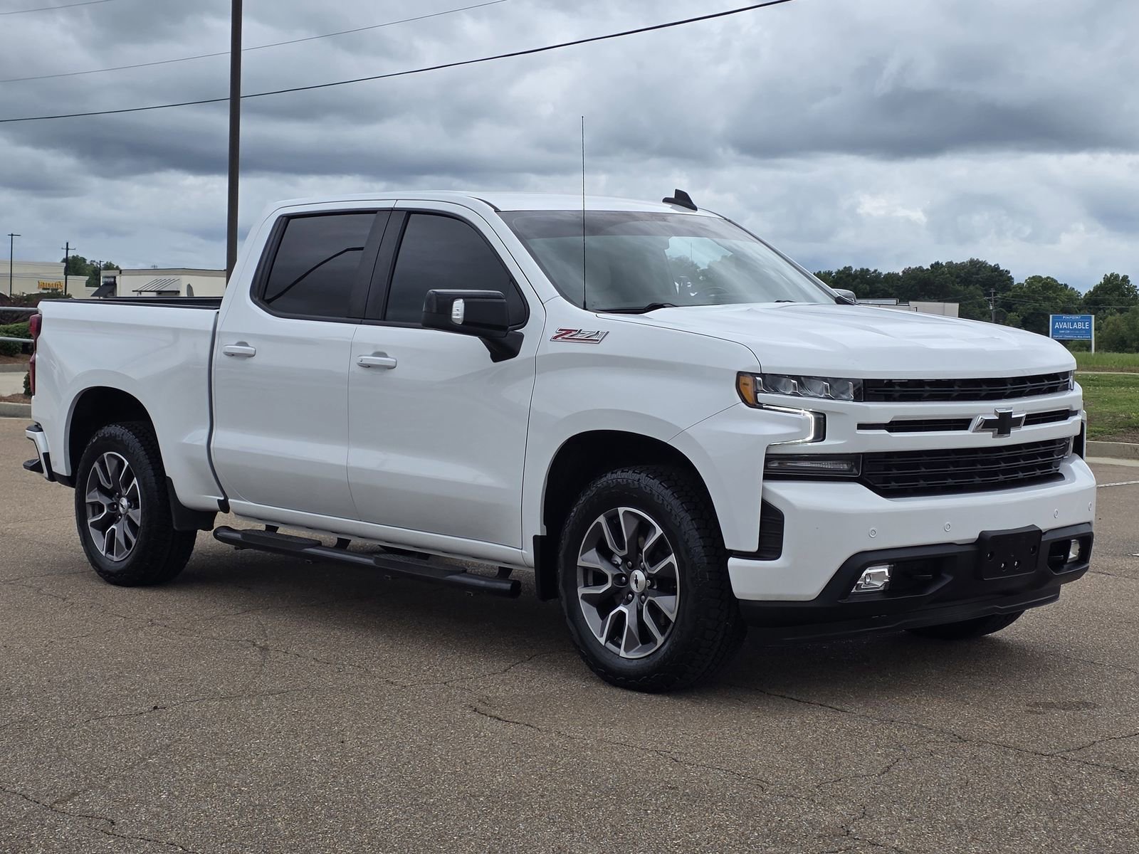 Used 2022 Summit White Chevrolet RST image 3