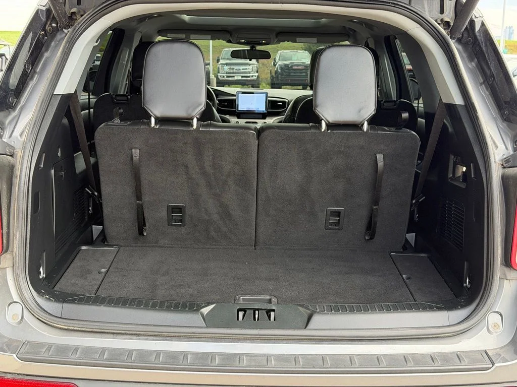Used 2023 Gray Ford XLT image 9