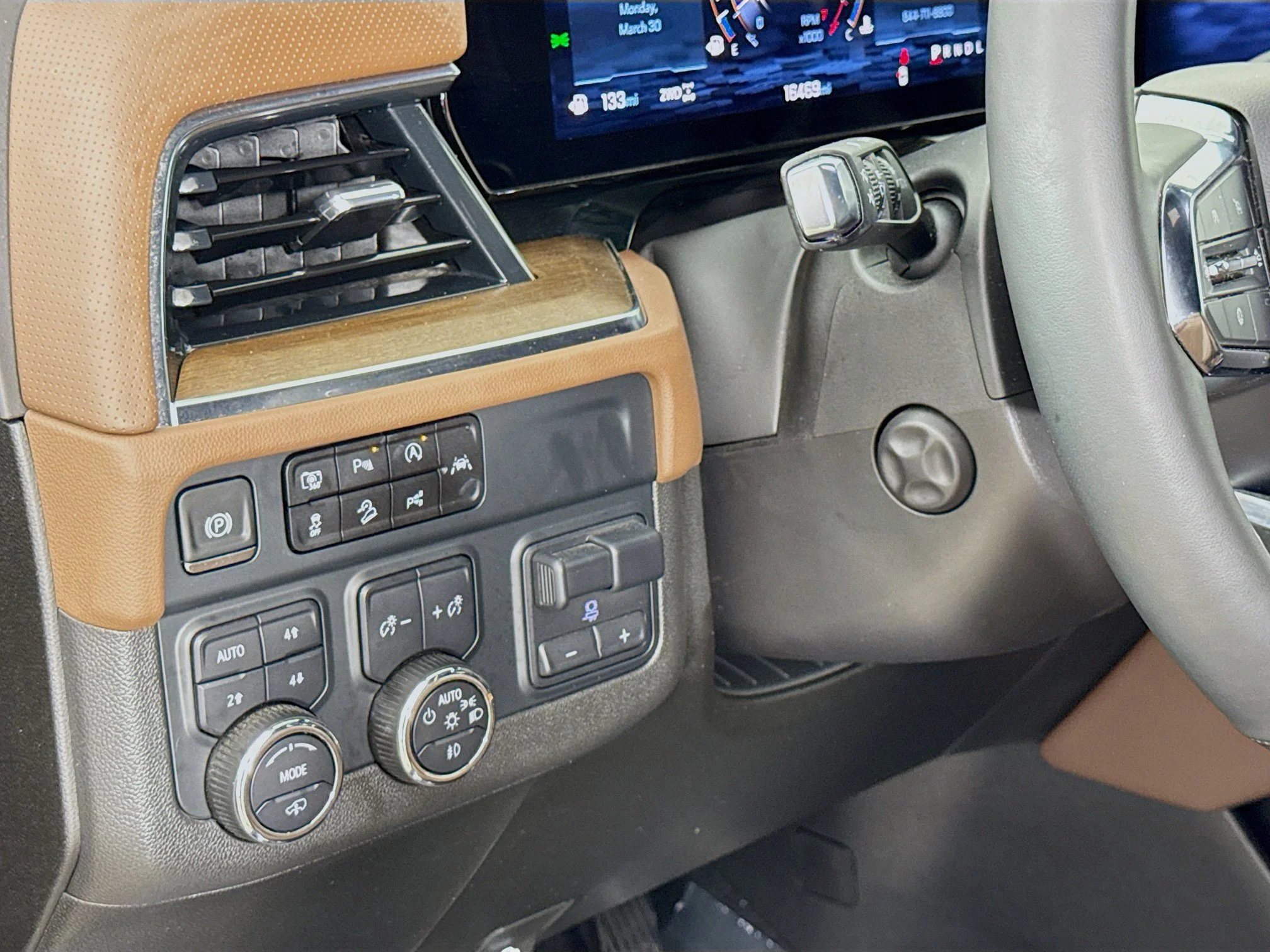 Used 2025 Black Chevrolet High Country image 12