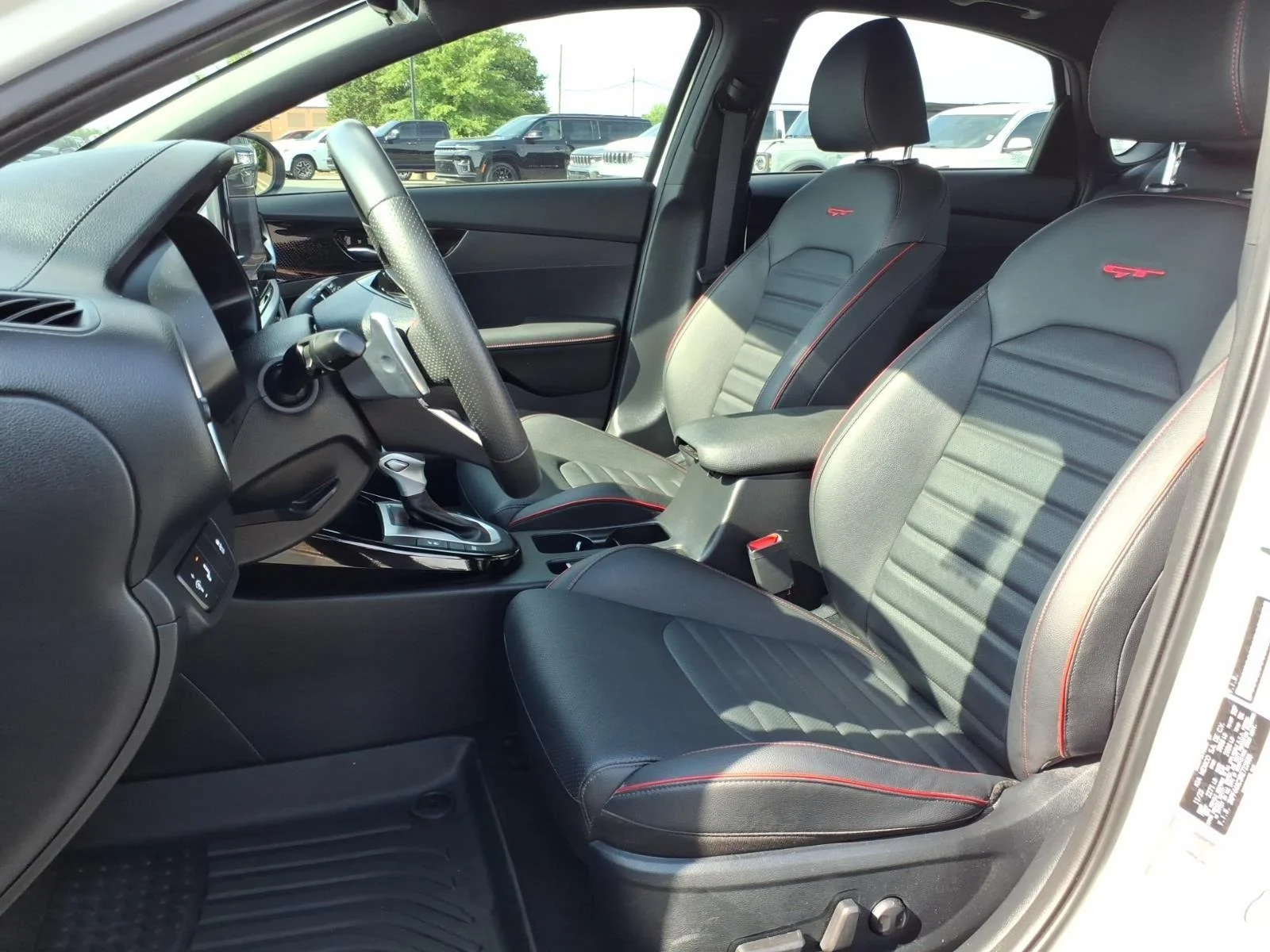 Used 2024 Snow White Pearl Kia GT image 19