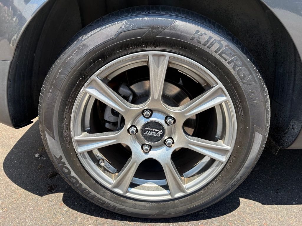 Used 2022 Gray Kia LX image 4