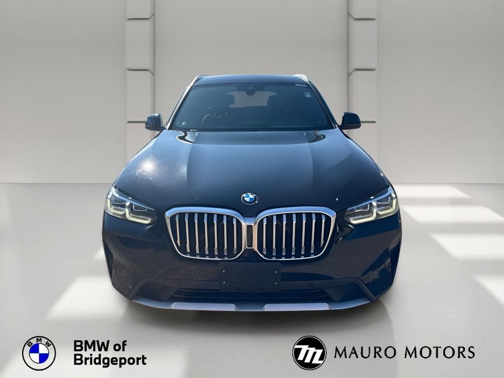 Used 2022 Black BMW xDrive30i image 9