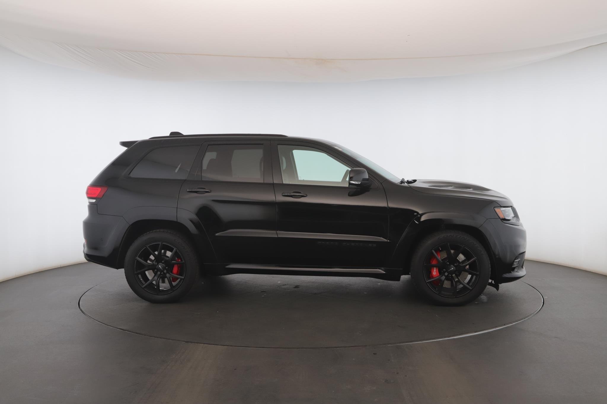 Used 2018 Diamond Black Crystal Pearlcoat Jeep SRT 4x4 image 25