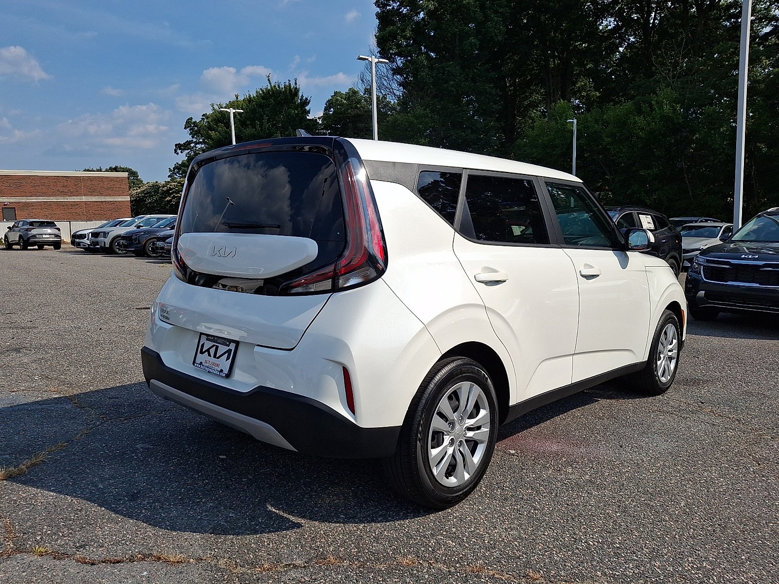 Certified Used 2025 Snow White Pearl Kia LX image 6
